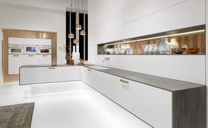 contemporary kitchen / lacquered wood / L-shaped / matte