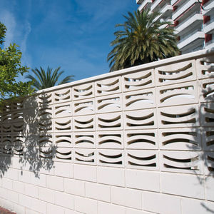 precast concrete screen wall / garden