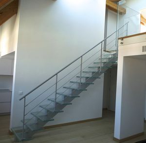 straight staircase / steel frame / glass steps / without risers