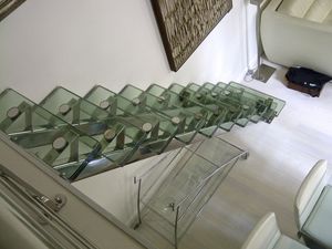 straight staircase / glass steps / metal frame / without risers