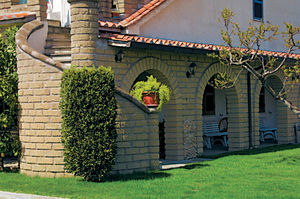 exposed stone block / for load-bearing walls
