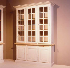 traditional display case / oak
