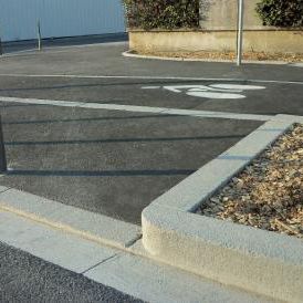 sidewalk edge / engineered stone / rectangular