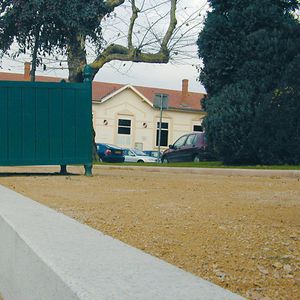 sidewalk edge / rectangular / engineered stone