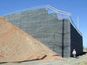 concrete retaining wall / reinforced earth / prefab