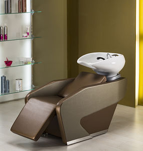 shampoo chair with footrest