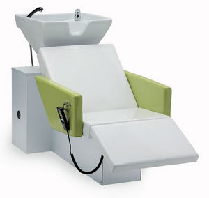 shampoo chair with footrest