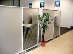 floor-mounted office divider / polycarbonate / modular / design
