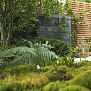 garden fountain / zinc