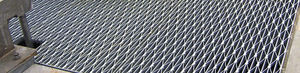 metal raised access floor / non-slip / perforated