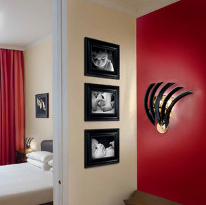 traditional wall light / glass / halogen