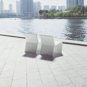 contemporary chair / ergonomic / waterproof / fiber-reinforced concrete