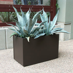 recycled plastic planter / rectangular / square / contemporary