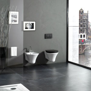 wall-hung toilet / ceramic