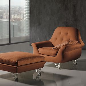 traditional armchair / fabric / with footrest