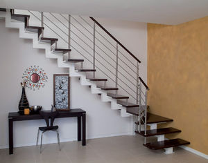 quarter-turn staircase / metal frame / wooden steps / lateral stringer