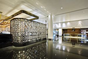 contemporary screen / glass