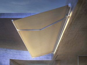 box awning / motorized / remote control