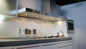 wall-mounted range hood / with built-in lighting