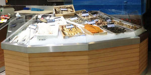 refrigerated display counter / shelf / illuminated / for shops