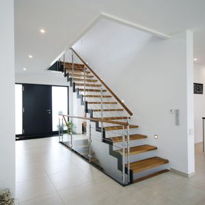 straight staircase / metal frame / wooden steps / without risers