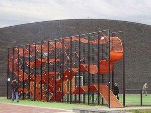 playground play structure / metal