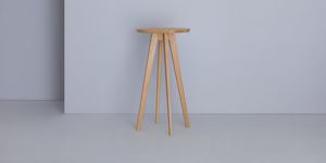 high bar table / contemporary / solid wood / round