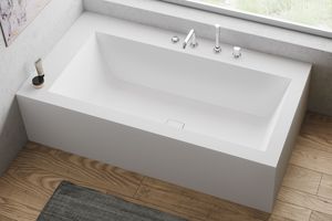 free-standing bathtub / Corian®