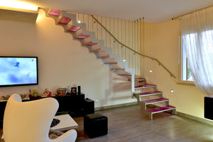 quarter-turn staircase / metal frame / glass steps / without risers