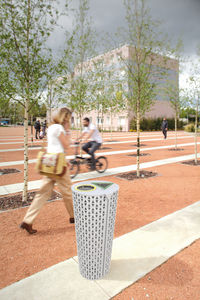 public trash can / steel / recycling / contemporary
