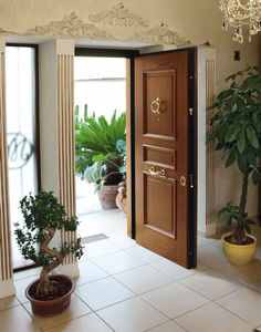 entry door / swing / solid wood