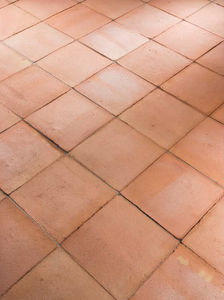 outdoor tile / floor / terracotta / plain