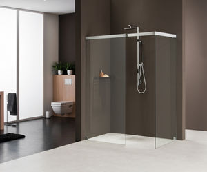 walk-in shower / glass / rectangular