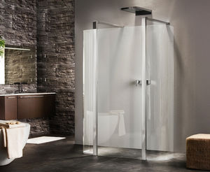 fixed shower screen