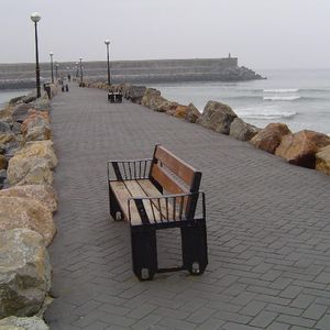 public bench / garden / contemporary / wooden