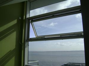 tilting window / aluminum / thermal break