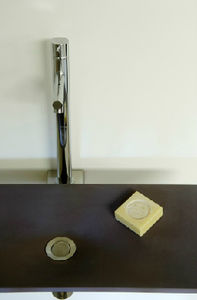 rectangular hand basin / concrete