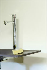 rectangular hand basin / concrete