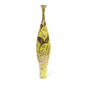 traditional vase / mother-of-pearl