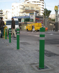 security bollard / rubber / flexible / high