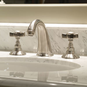 bathroom sink single tap / free-standing / brass / standard