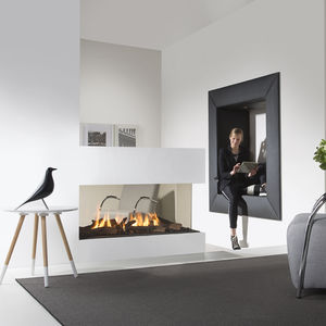 gas fireplace / contemporary / closed hearth / built-in