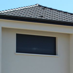 roof cornice / concrete / prefab / outdoor
