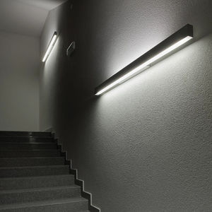 contemporary wall light / extruded aluminum / opalescent glass / LED