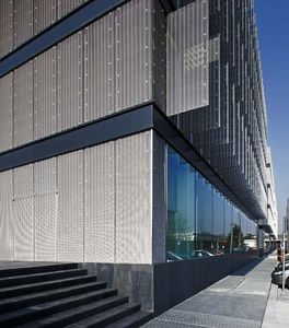 metal solar shading / mesh / facade