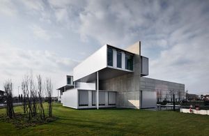 polycarbonate ventilated facade
