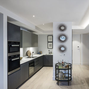 contemporary kitchen / wooden / quartz / island