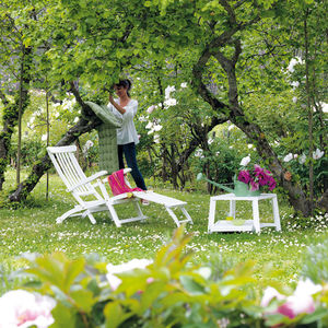 contemporary chaise longue / teak / mahogany / garden