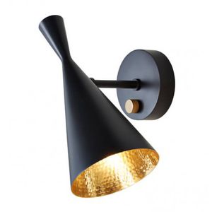 traditional wall light / brass / halogen / conical