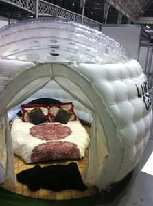 inflatable installation / for camping